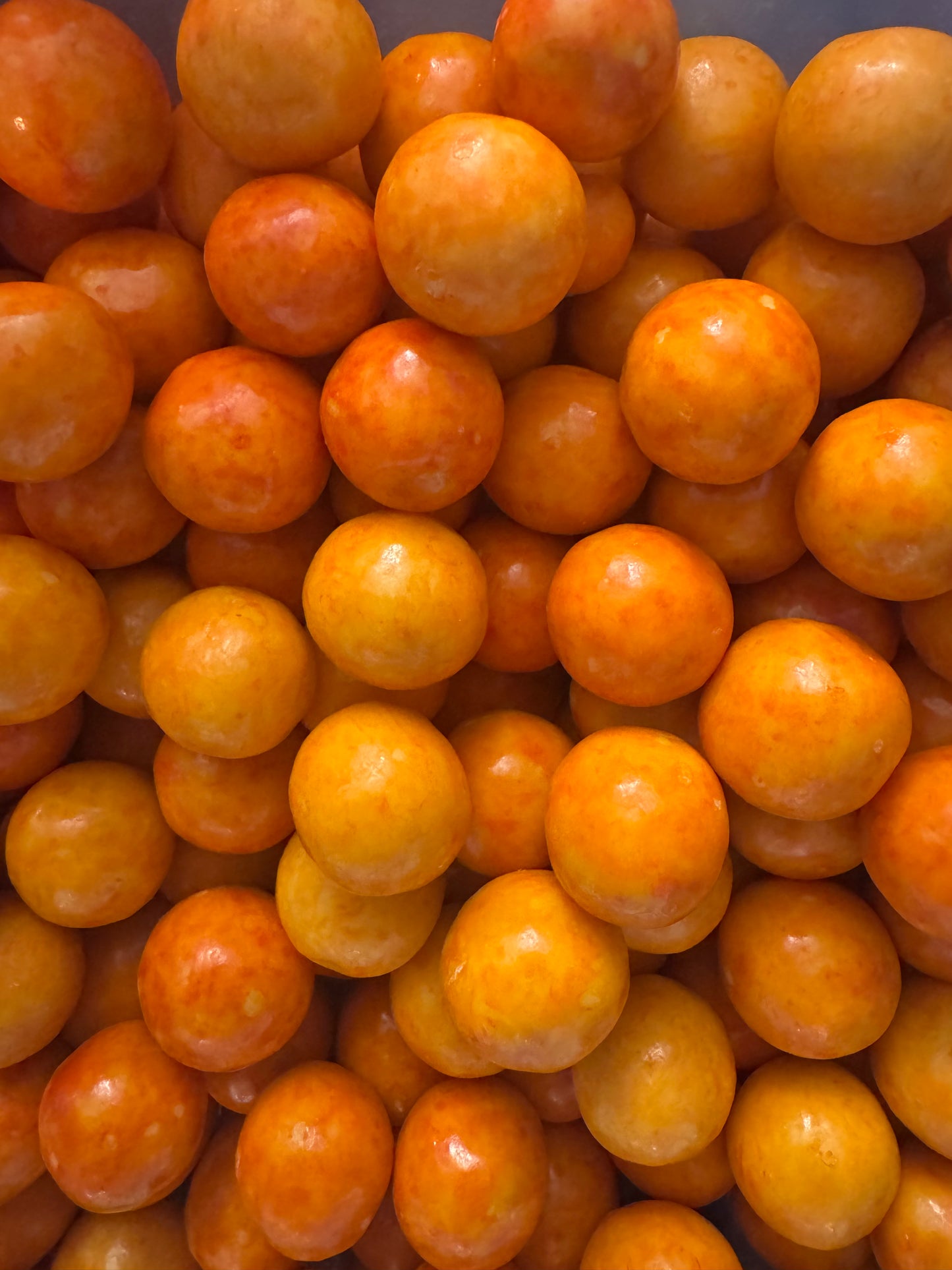 153 - Weiße Schokolade mit Apfelsinenaroma und Lakritzkern | Lakritz-Boutique